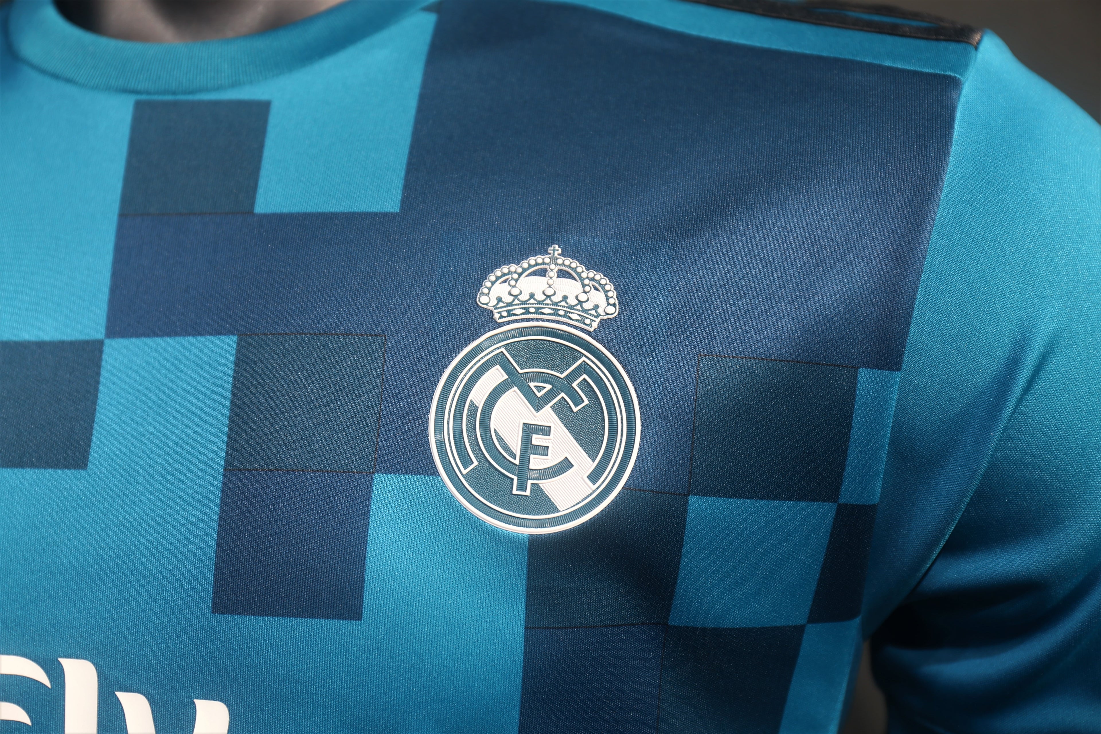 Player Version Retro Real Madrid 17/18 Third S-3XL