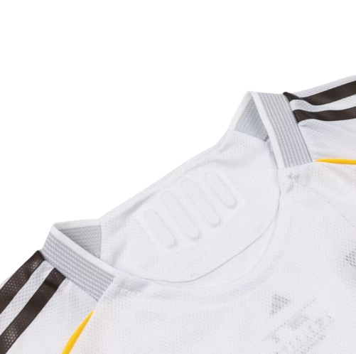 REAL MADRID VINI JR. #7 HOME SOCCER MATCH JERSEY 2025/26